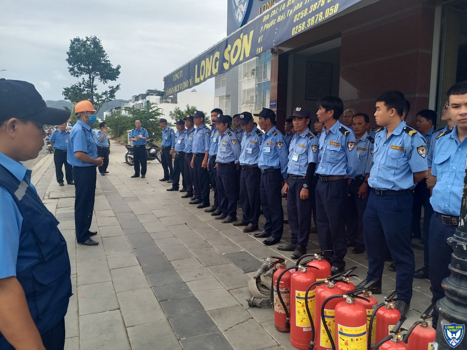 HUẤN LUYỆN PCCC CHO NHÂN VIÊN BẢO VỆ LONG SƠN
