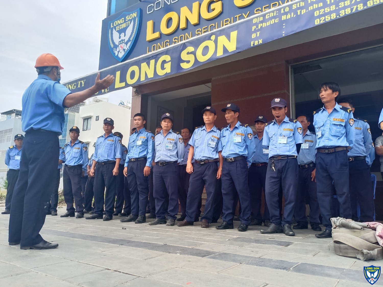 HUẤN LUYỆN PCCC CHO NHÂN VIÊN BẢO VỆ LONG SƠN