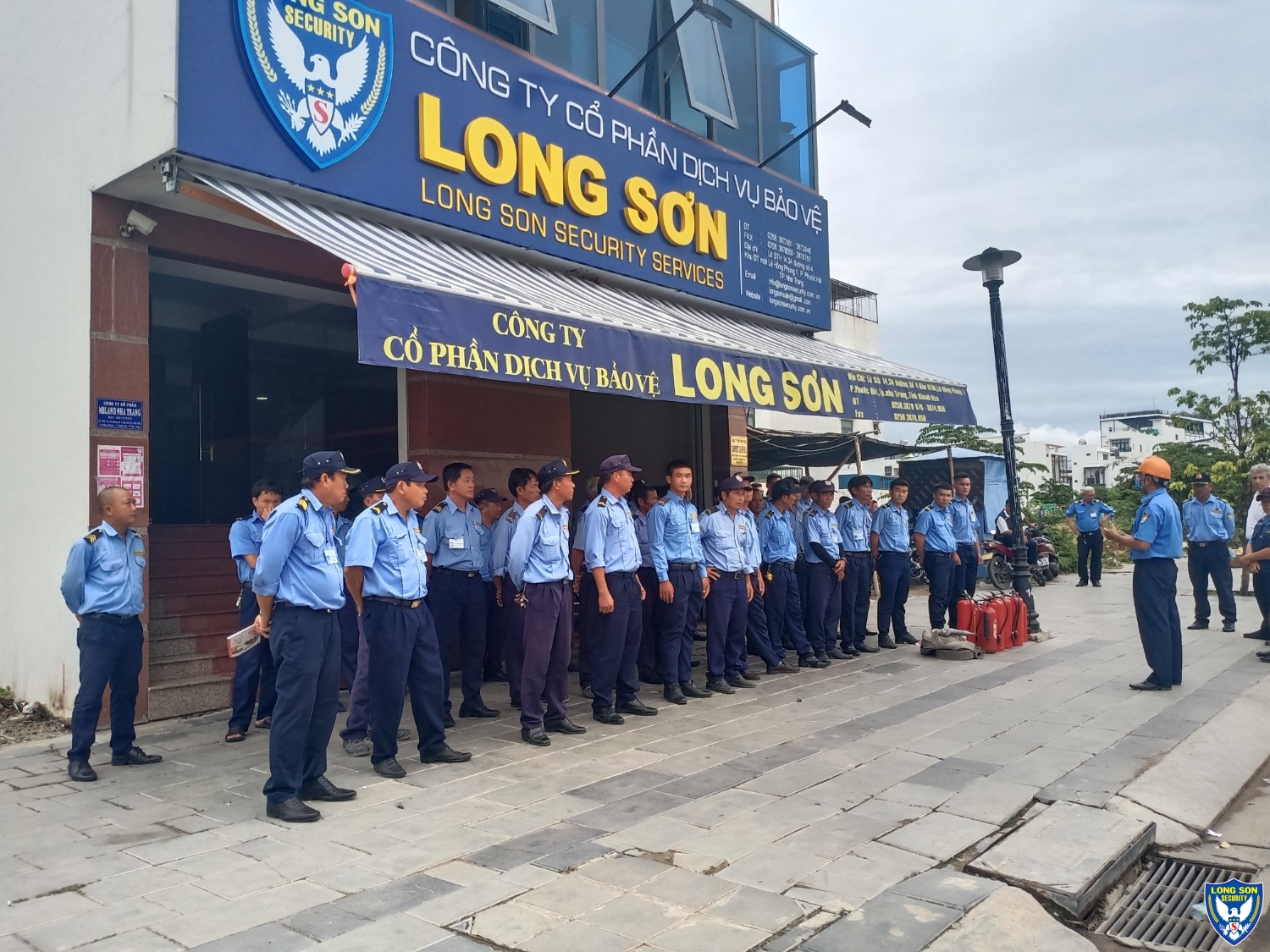 HUẤN LUYỆN PCCC CHO NHÂN VIÊN BẢO VỆ LONG SƠN