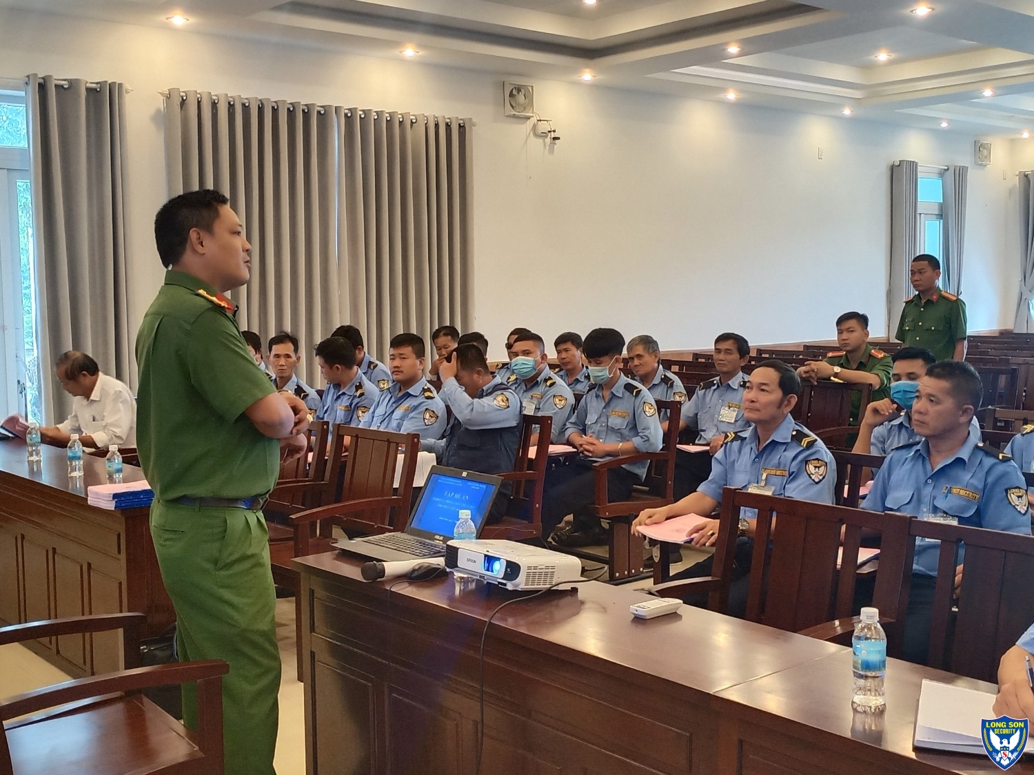 TẬP TUẤN PCCC VỚI CẢNH SÁT PHÒNG PCCC VÀ CNCH